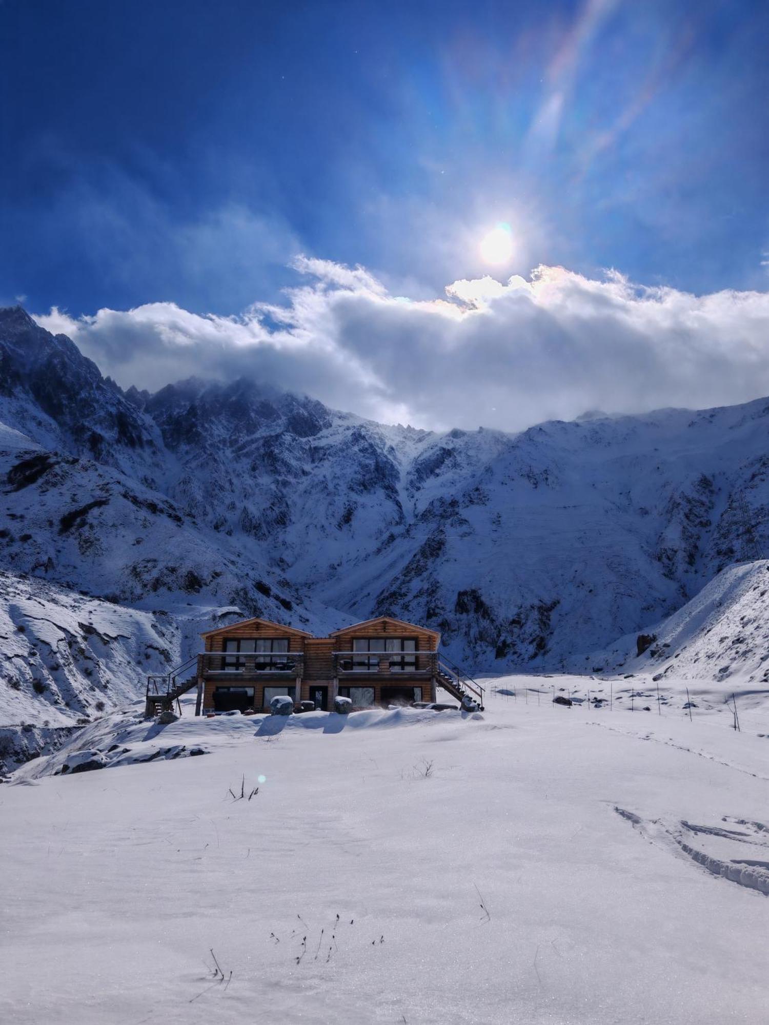 Alone Cottage Kazbegi Quarto foto