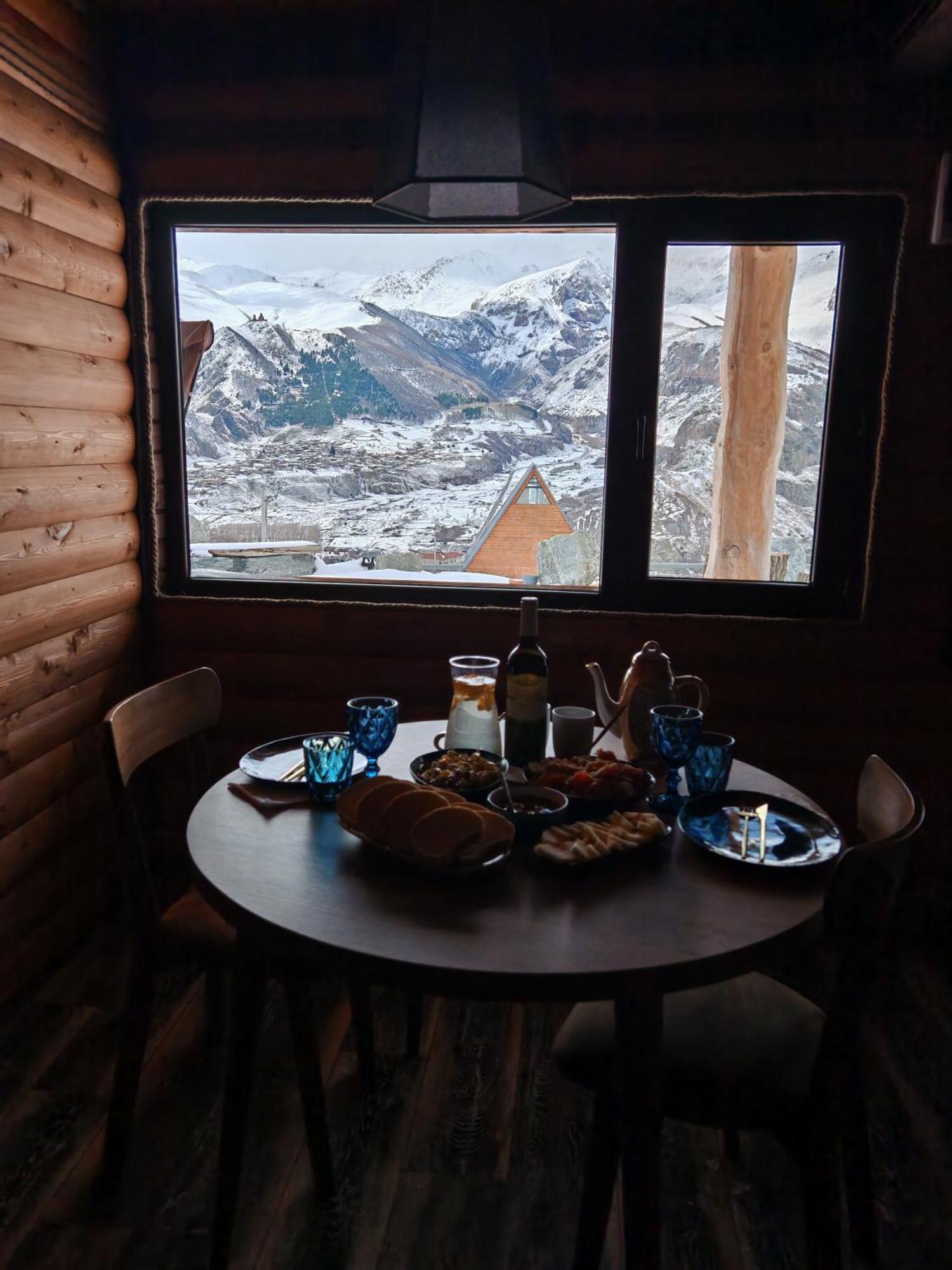 Alone Cottage Kazbegi Quarto foto