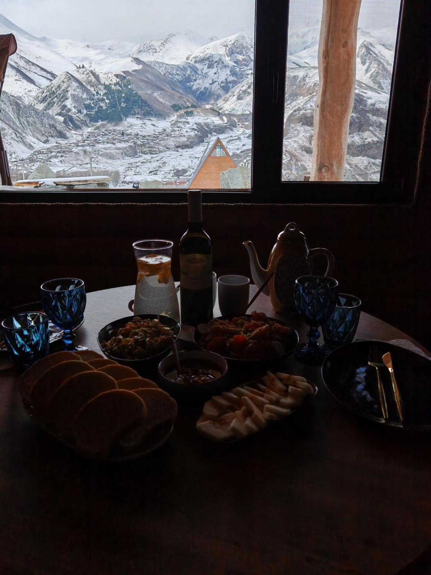 Alone Cottage Kazbegi Quarto foto