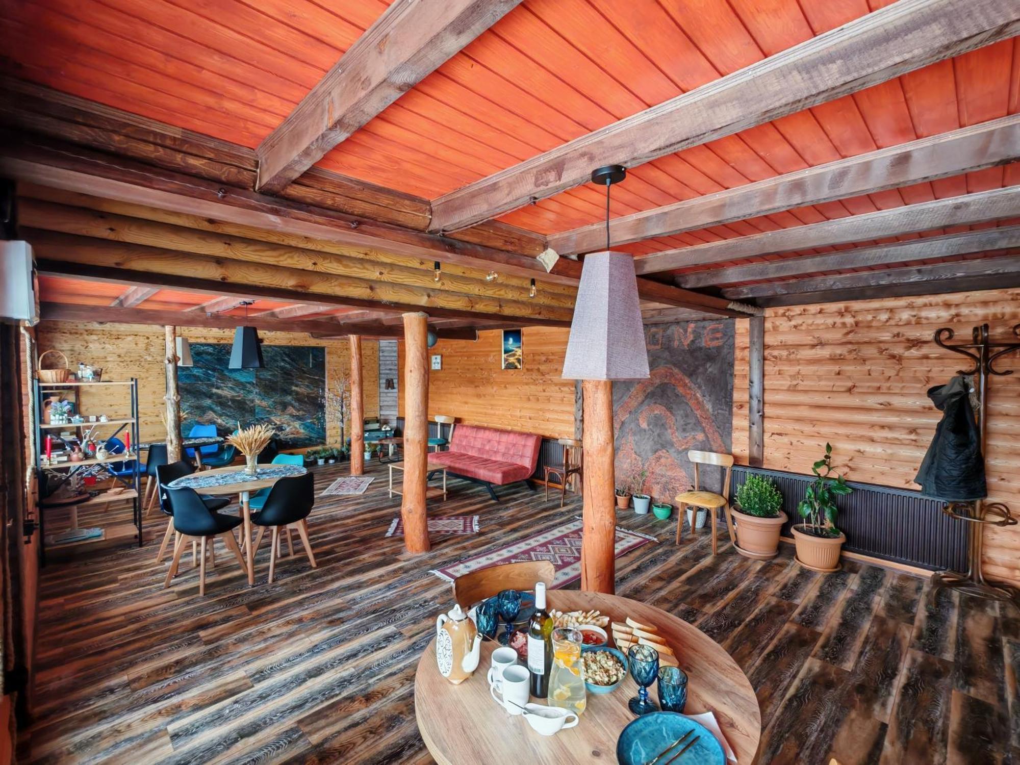 Alone Cottage Kazbegi Quarto foto
